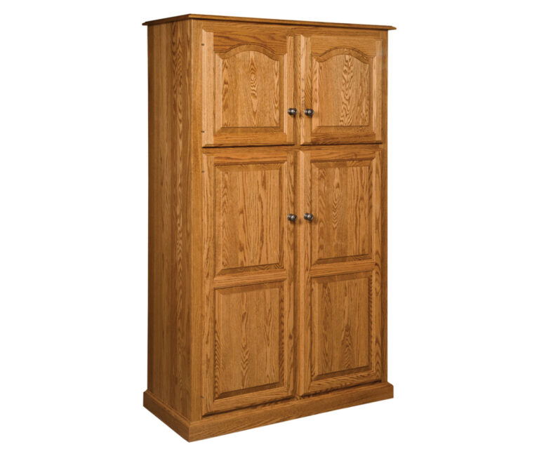 Custom Lux Traditional Pantry