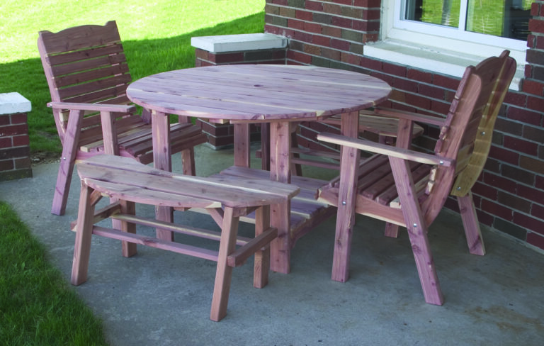 Cedar Round Picnic Table