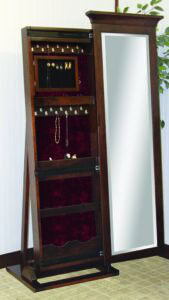Arlington Leaner Jewelry