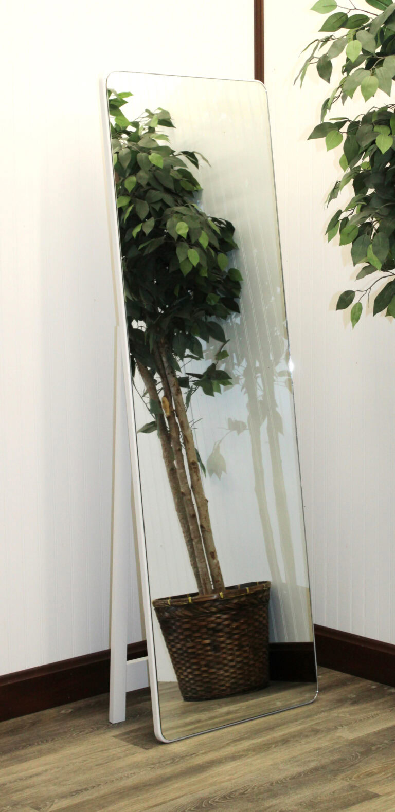 Custom Milano Leaner Mirror