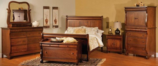 Amish Old Classic Sleigh Bedroom Set
